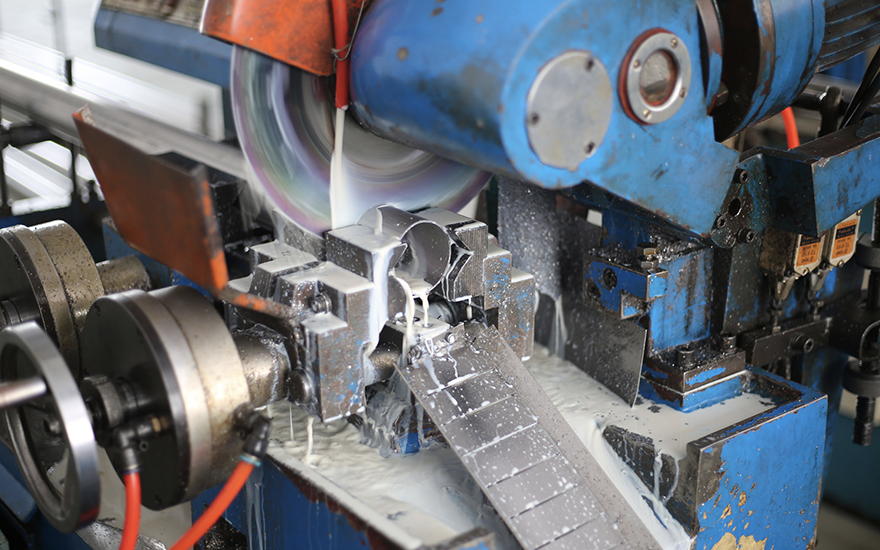 0_0002_Raw material tube forming