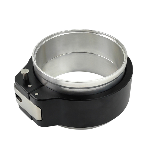 Quick release HD clamp fastened on turbo outlet pipe