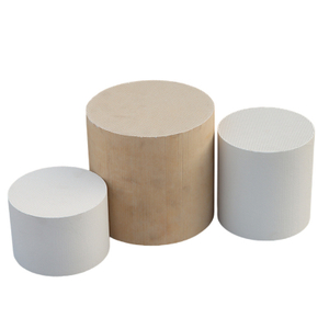 Honeycomb ceramic substrate for catalytic converters