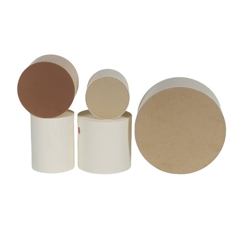 Auto exhaust ceramic catalyst substrate 