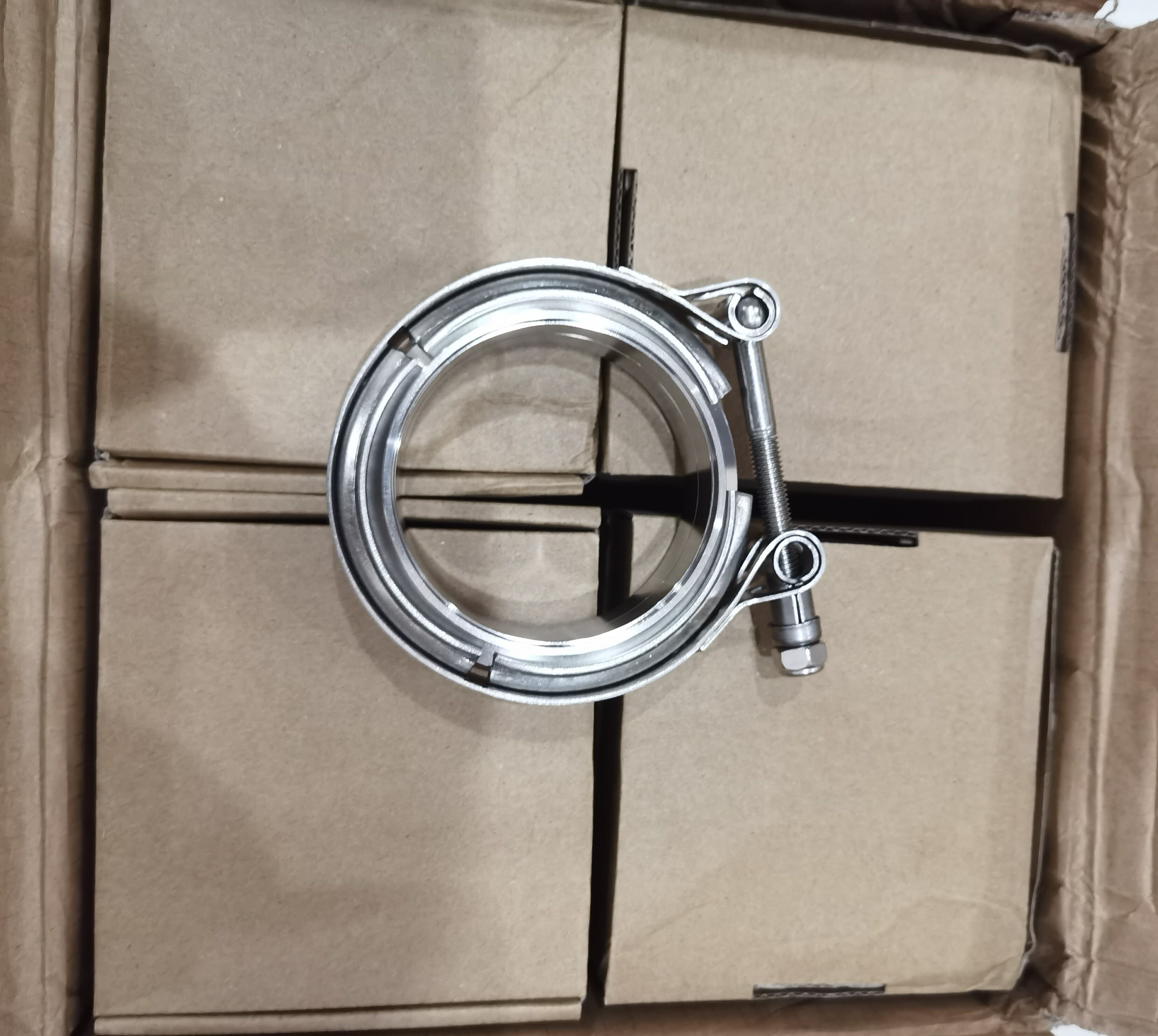 Packaging of V-band Clamps and Flanges