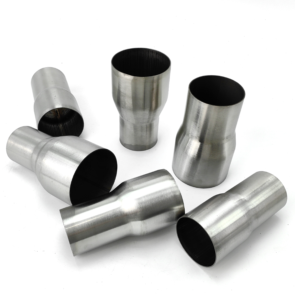 Exhaust pipe reducer connector for different diameters