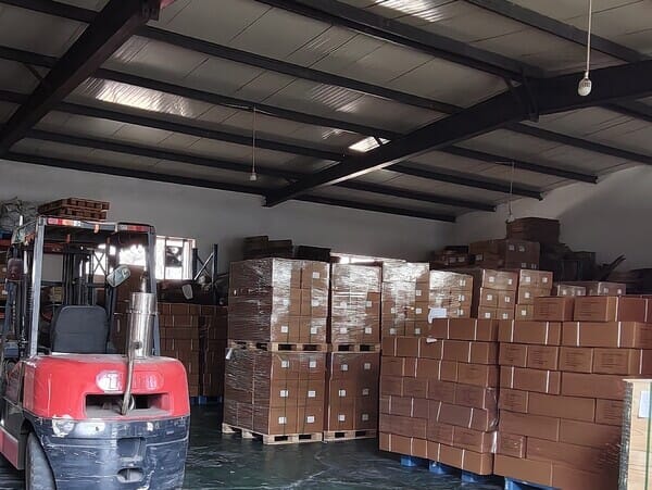 German-style hose clamp product warehouse